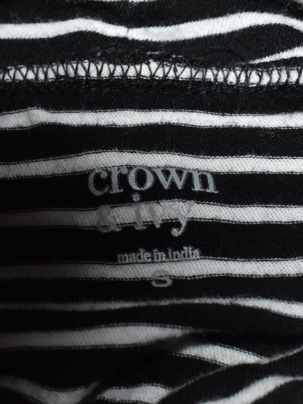 Crown & Ivy Mock Turtleneck Size S - Picture 5 of 5